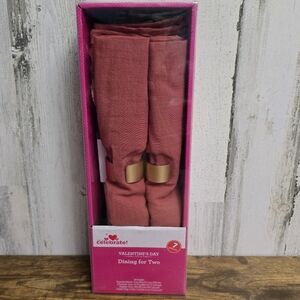 New Valentines Day Dining For 2, 2 Placemats, 2 Napkins, 2 Napkin Rings, Runner